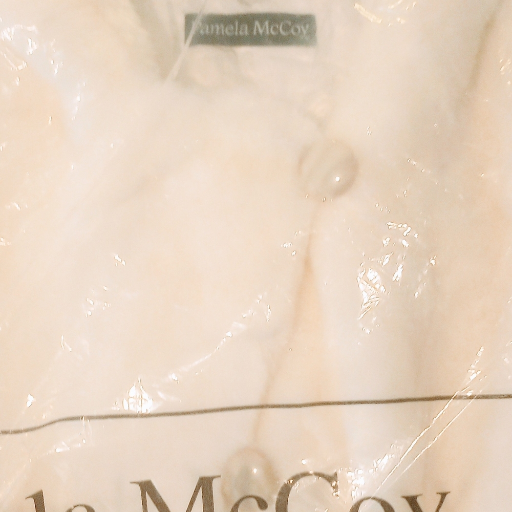 Pamela McCoy Cream Faux Fur Coat - Picture 4 of 10